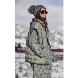 Free People Summit Cable Pom Beanie OS Chunky Knit Gray Grey